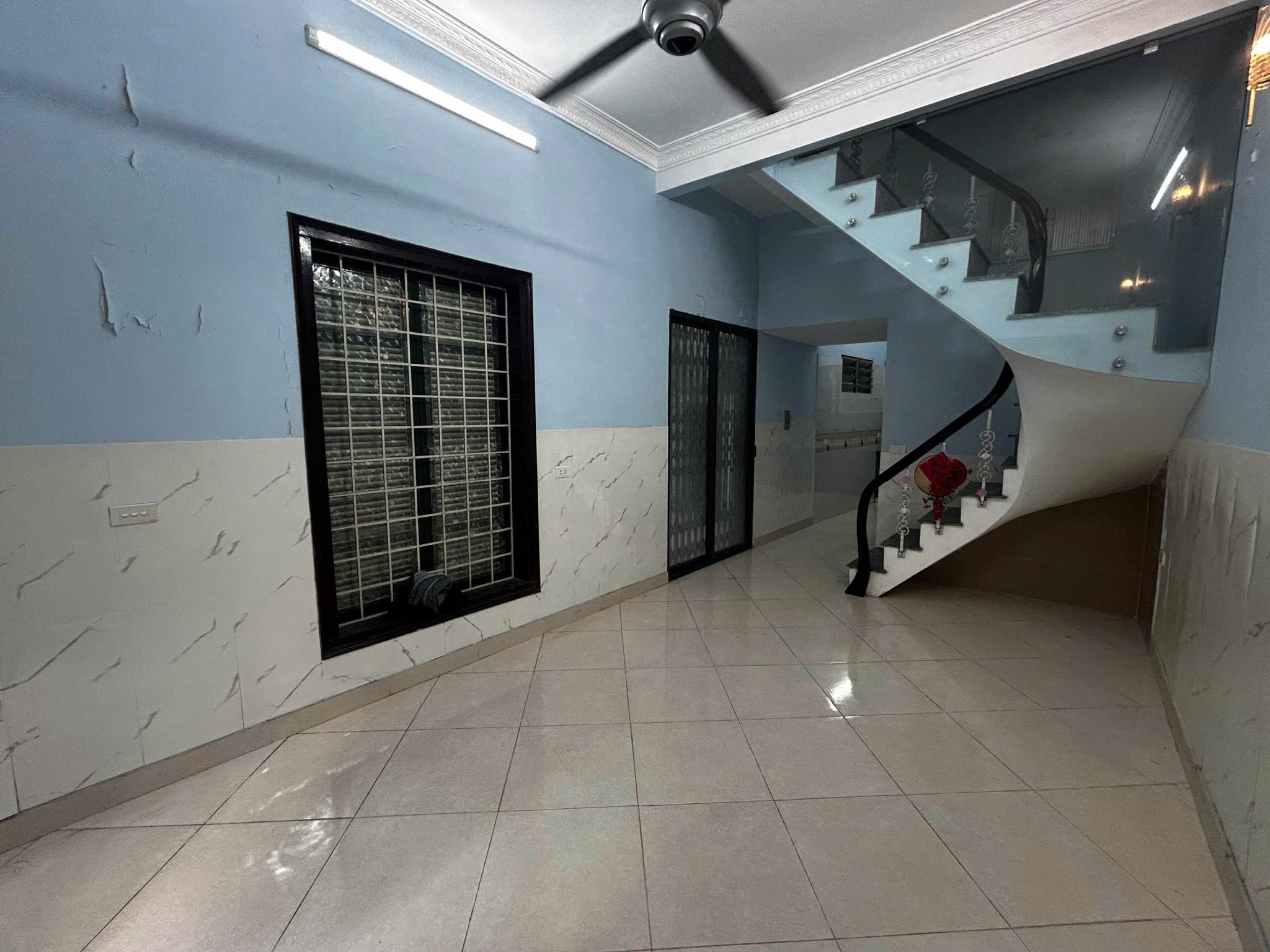 Cho thuê nhà ngõ 109 Nguyễn Trãi, 4 tầng x 40m2, 3 WC, 12.5 triệu - Ảnh chính